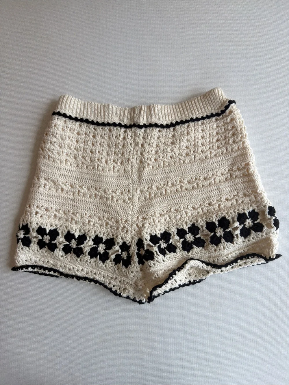 NWT Vintage Havana Crochet Floral Wide Leg Shorts